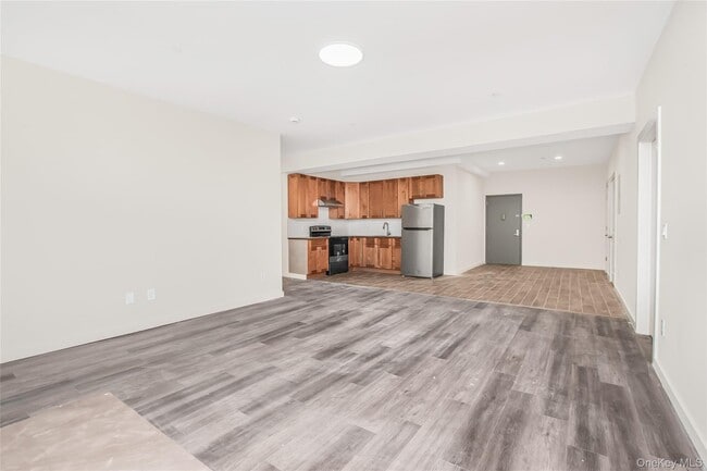 Foto del edificio - 409 Warburton Ave