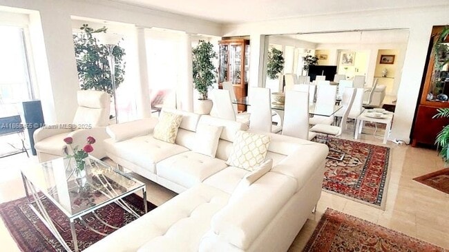 Foto del edificio - 1800 NE 114th St