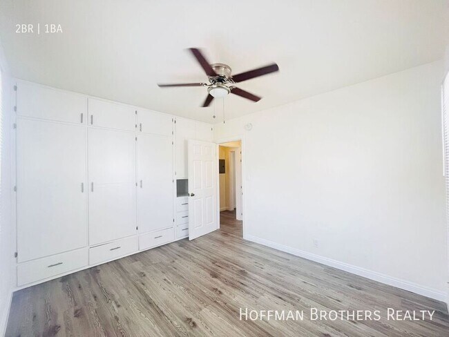 Building Photo - 1625 Normandie Ave