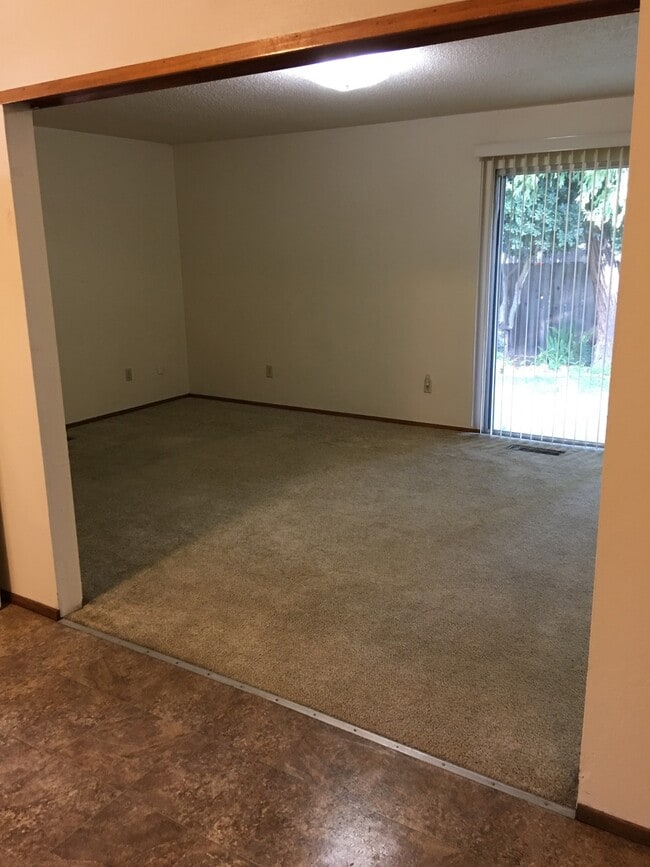 Building Photo - 023