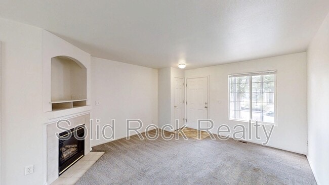 Building Photo - 4950 Universal Heights