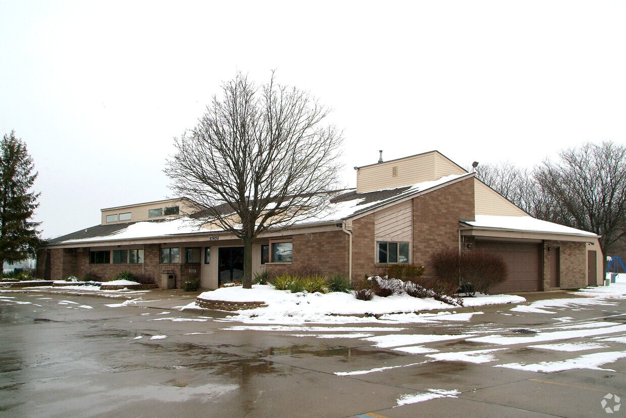 Rudgate East Apartments in Washington, MI