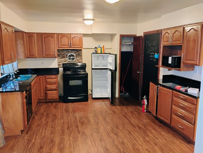 Foto del edificio - 4336 N 67th St