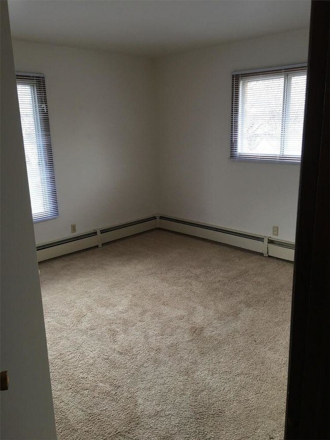 Building Photo - 2 bedroom in Oakfield WI 53065