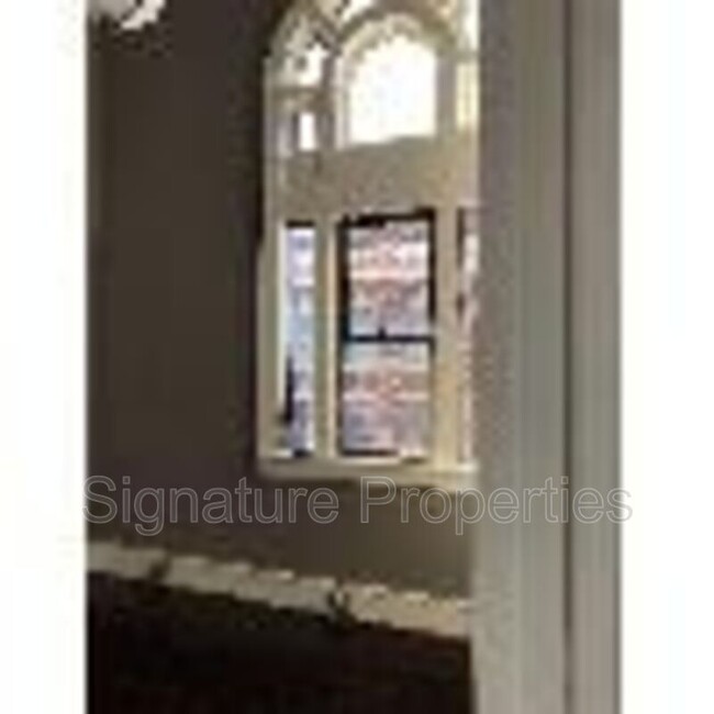 Building Photo - 3 E Church St