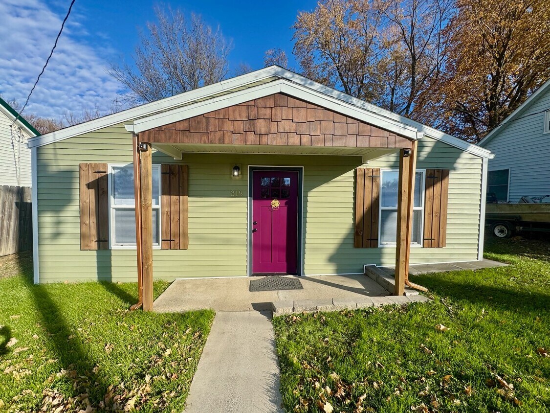 Foto principal - 218 S Oak St