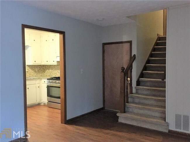 Foto del edificio - 6859 Lakeview Ln NW