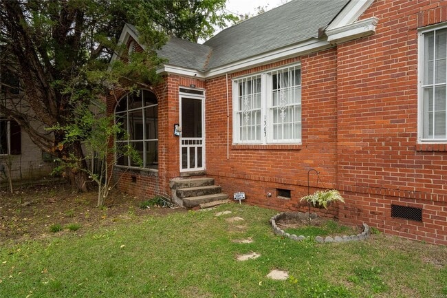 Foto del edificio - In the heart of Old Cloverdale!