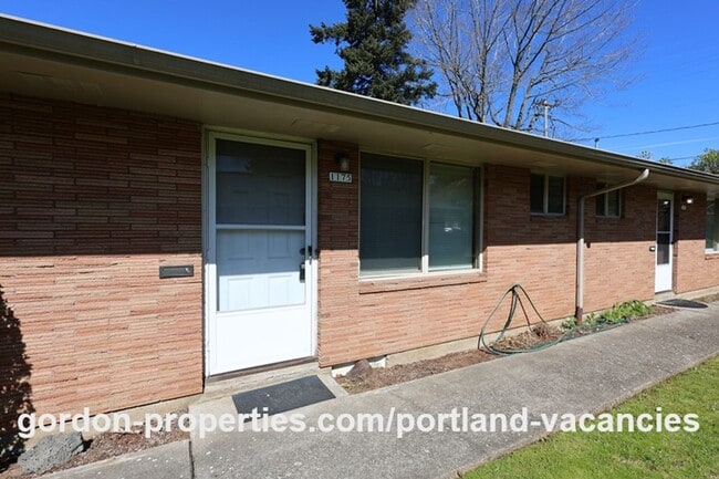 Foto del edificio - NE 65th Ave - North Tabor single level 1 bedroom apartment
