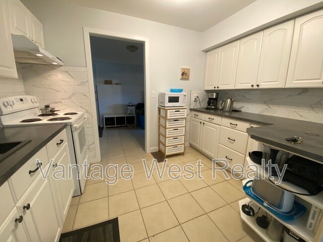 Building Photo - 315 Hardie Rd