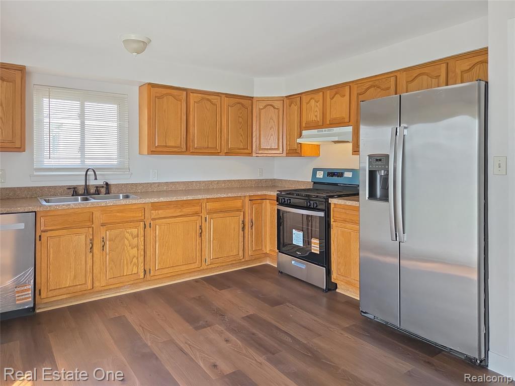 Foto del edificio - 15760 Oakbrook St