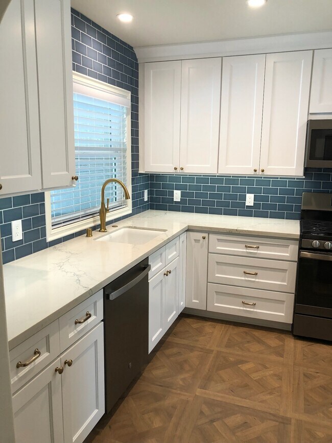 Kitchen - 1414 S Garnsey St