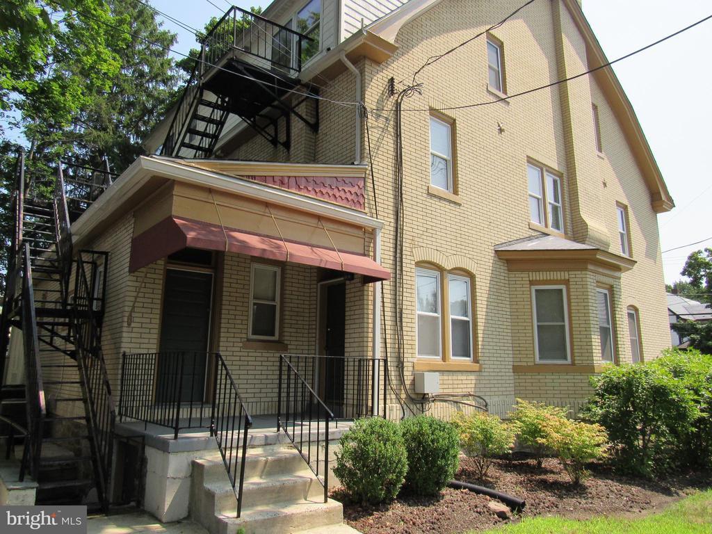 Primary Photo - 185 W Court St