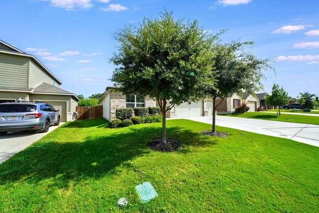 Building Photo - Stunning Home with 3-Car Garage in New Bra...