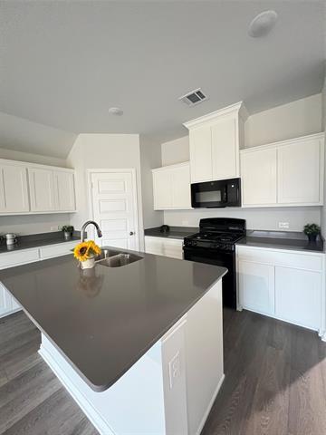 Building Photo - 553 Meadow Run Dr