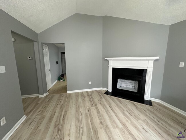 Building Photo - 122 Somerset Dr