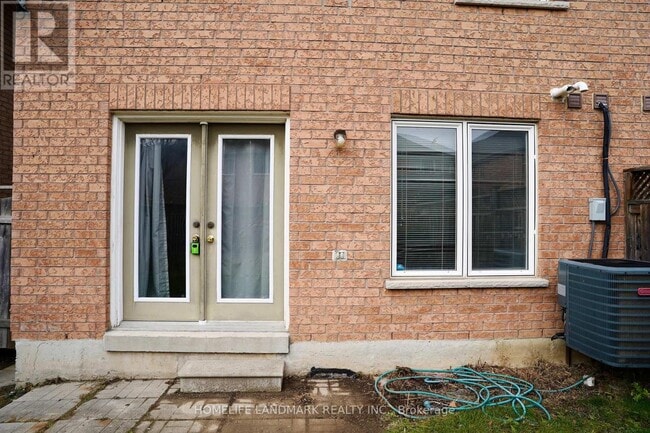 Building Photo - 3406 Southwick St