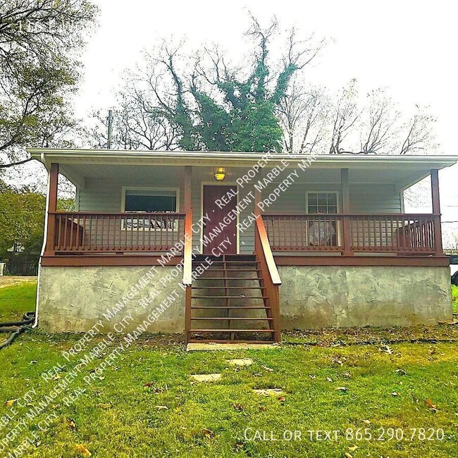 Building Photo - Beautiful Updated 2bd Home