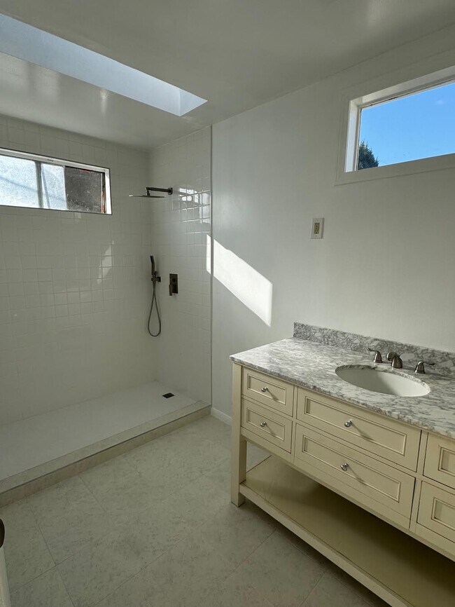 Foto del edificio - 2217 Selby Ave