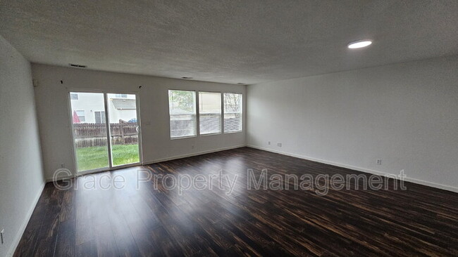 Foto del edificio - 11016 Claude Ct
