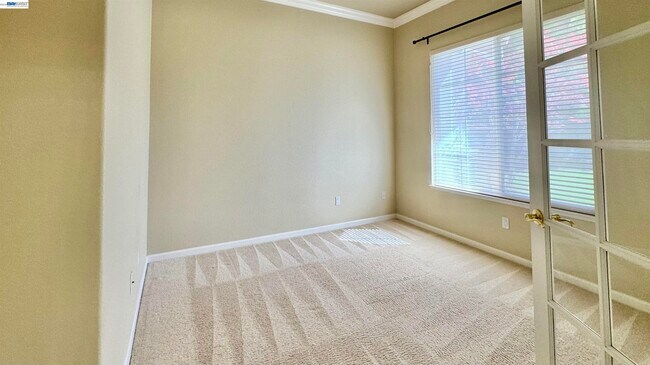 Foto del edificio - 118 Deer Meadow Terrace