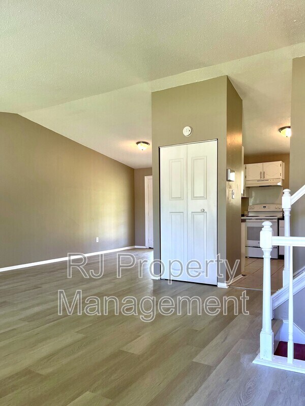 Foto del edificio - 4174 Willow Park Dr