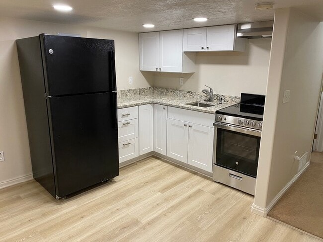 Photo - 50 50 W Apartment