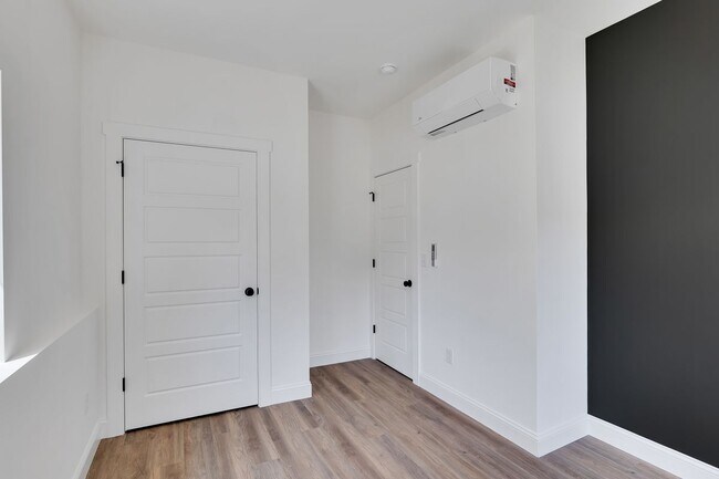 Foto del edificio - 36 Pawling Ave