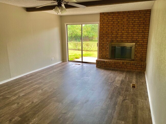 Foto del edificio - 305 W Quantico St