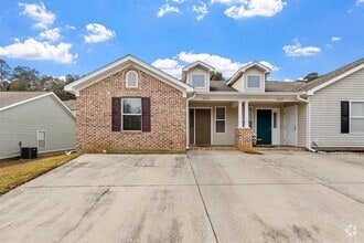 Building Photo - 2414 Quazar Cir