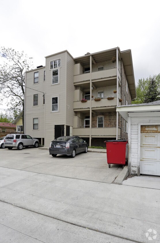 Foto del edificio - 806 Ridgeland Ave S