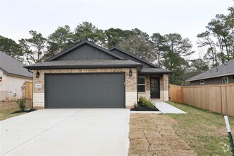 Building Photo - 6686 Lahna Oak Dr