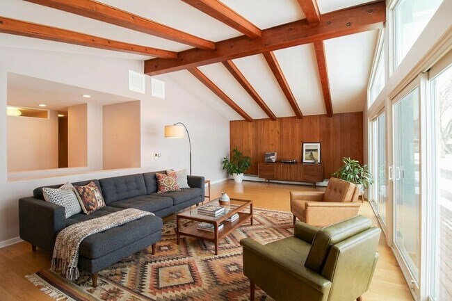 Foto del edificio - 71 Lake Shore Dr