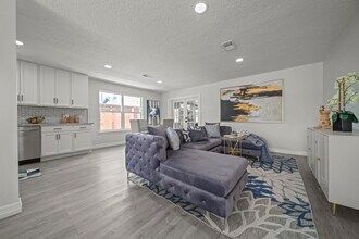 Building Photo - 1109 Moody St