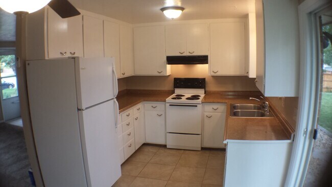 kitchen - 912 16th St SW