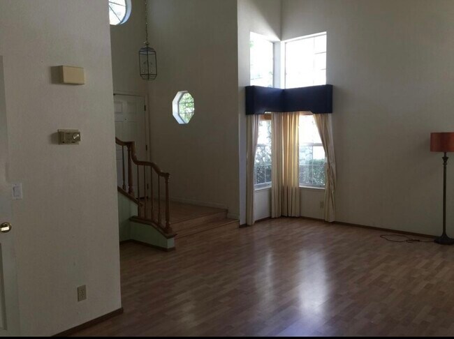 Building Photo - 34384 Dunhill Dr