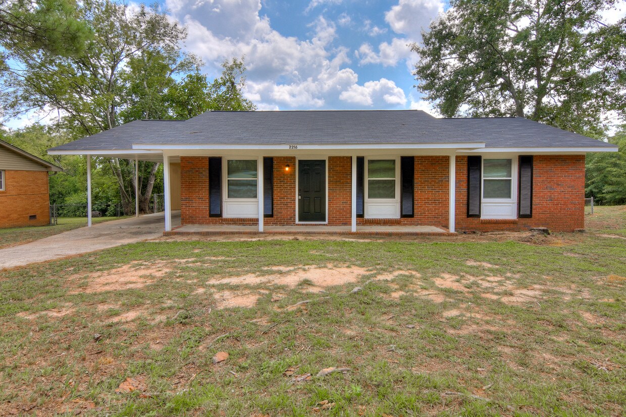 Foto principal - 2216 Walden Dr
