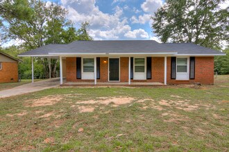 Building Photo - 2216 Walden Dr