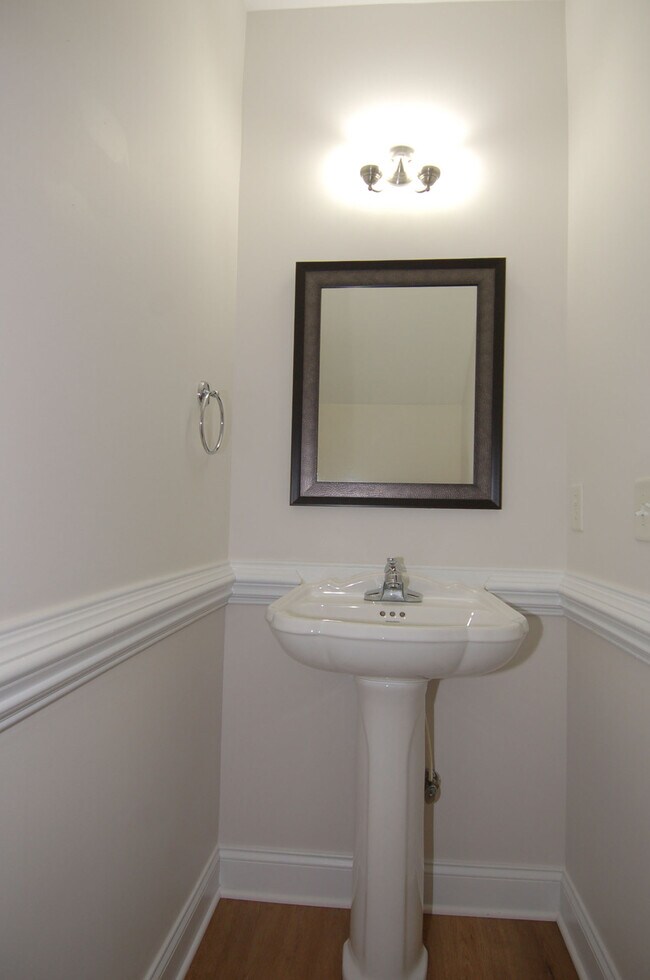 Foto del edificio - 133 Old Grove Ln