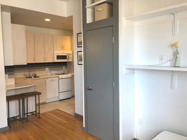 Foto del edificio - 144 Bowdoin St