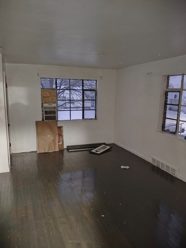 Foto del edificio - 216 E Bruce Ave