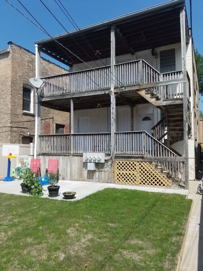 Building Photo - 5812 N Campbell Ave