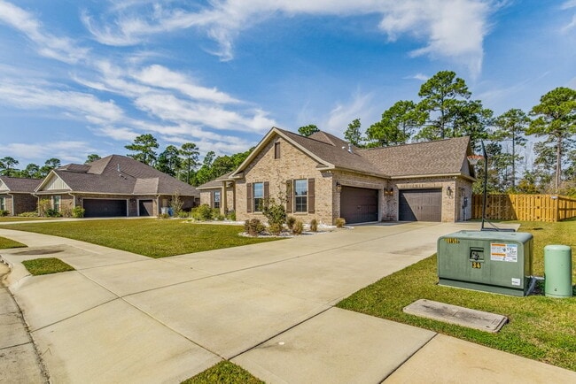 Building Photo - Welcome home to the established subdivisio...