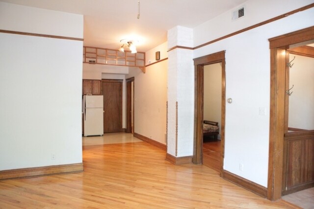 Building Photo - 3306 N Southport Ave