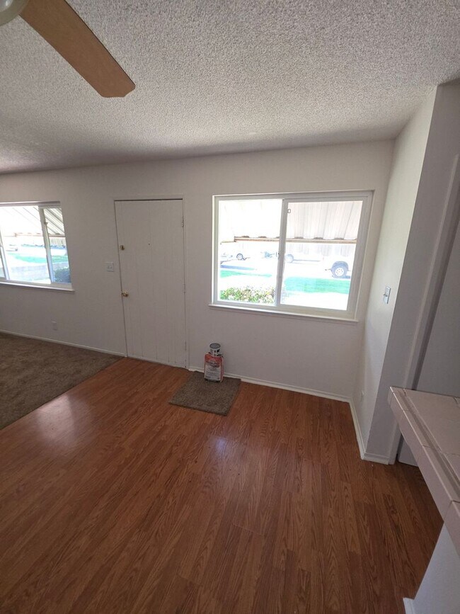 Foto del edificio - Beautiful 2BR/1BA Condo in Auburn - Move-I...