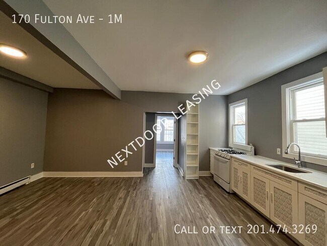 Foto del edificio - 170 Fulton Ave