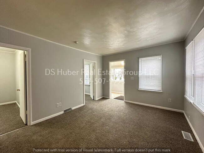 Foto del edificio - 3 Bedroom with Completely New Upgrades!!