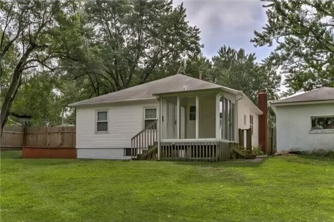 Foto del edificio - 406 NE 74th St