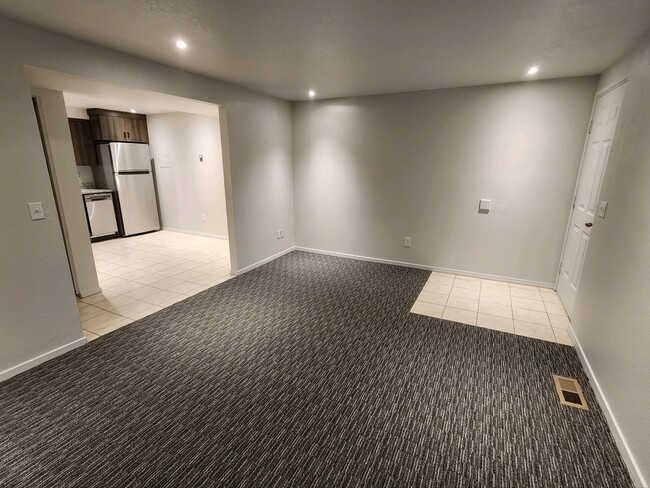 Building Photo - 852 N 50 W