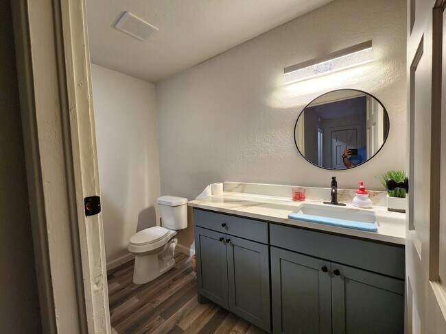 Foto del edificio - 1402 Harlandale Ave